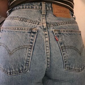 (SOLD) Vintage Levi 550 jeans